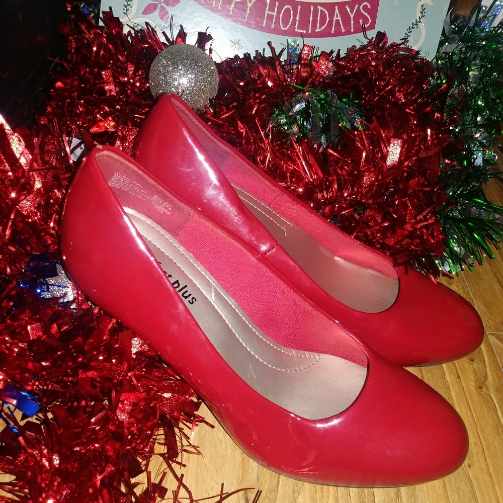 Red comfort plus shoes
